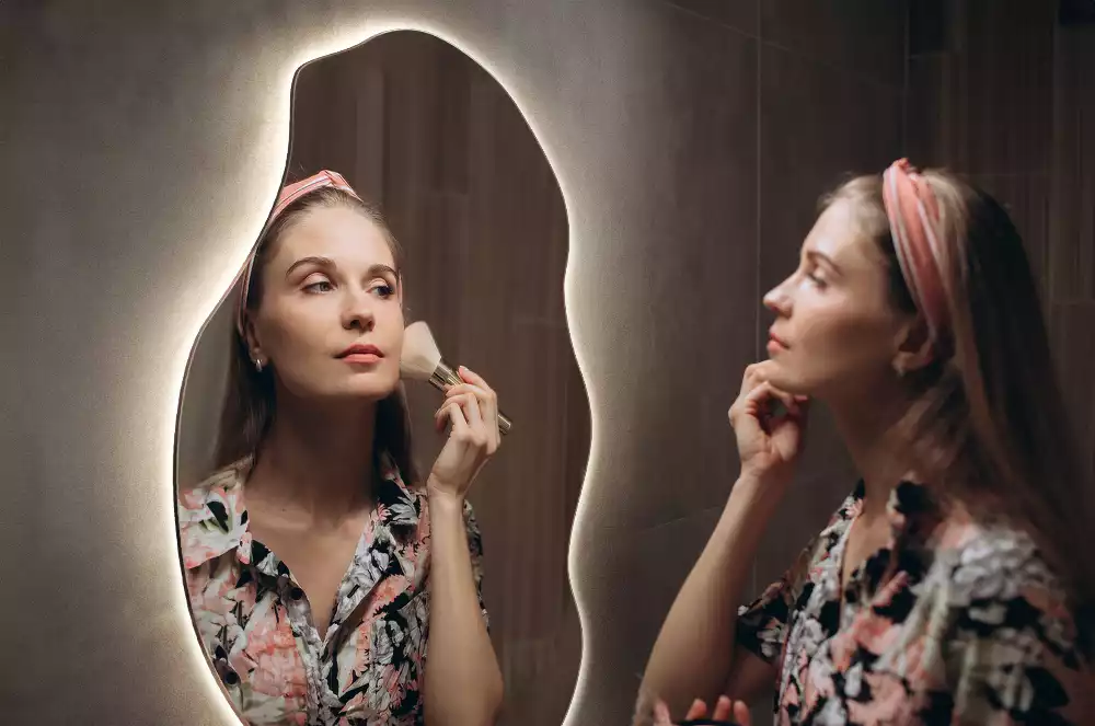 Asymmetrische spiegel LED-verlichte spot