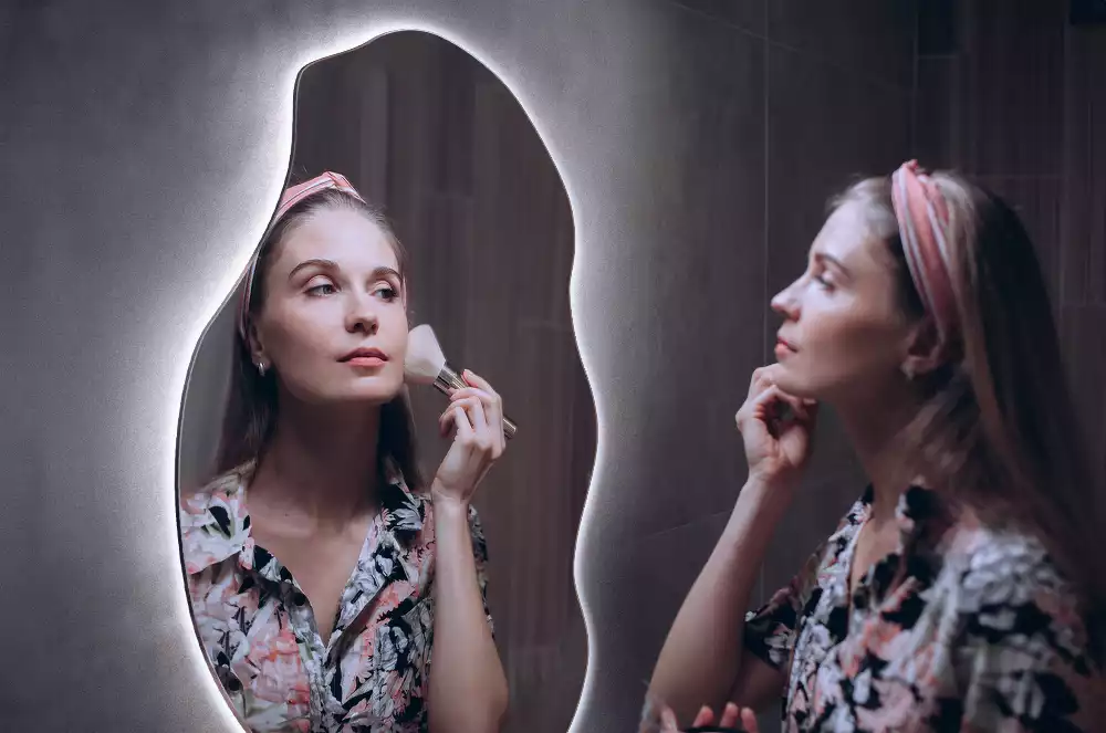 Asymmetrische spiegel LED-verlichte spot