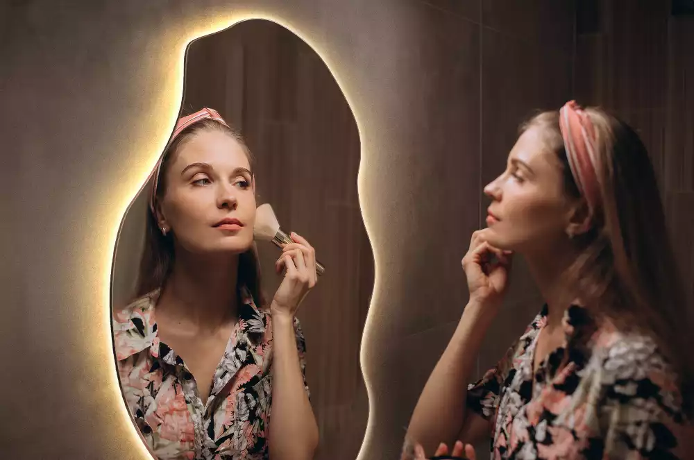 Asymmetrische spiegel LED-verlichte spot