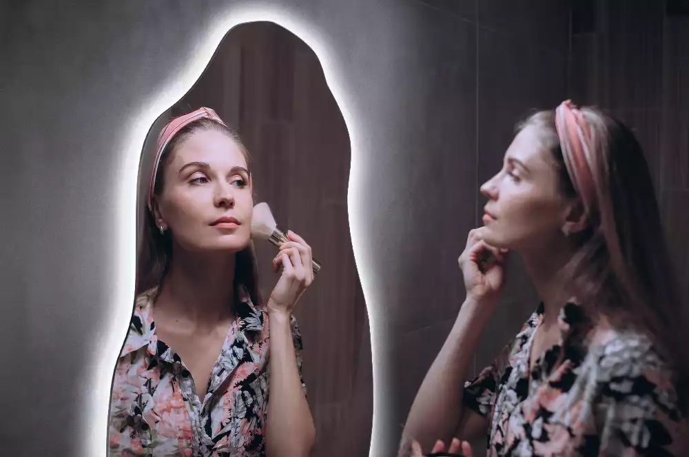 Organische spiegel met verlichting stijlvol