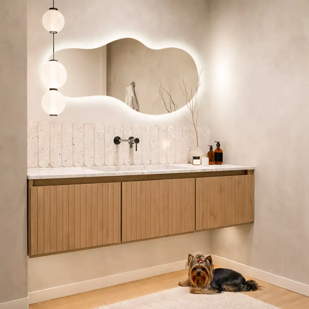 Asymmetrische led-spiegel voor aan de wand