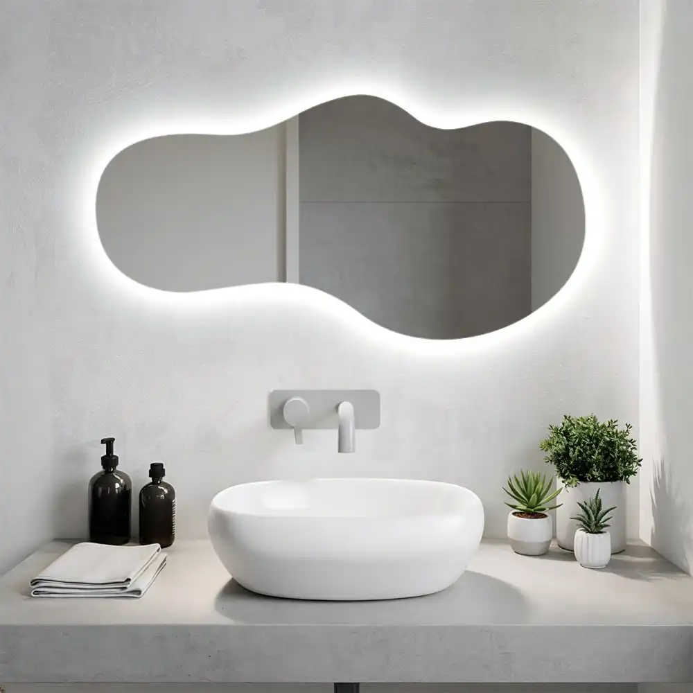 Asymmetrische led-spiegel voor aan de wand
