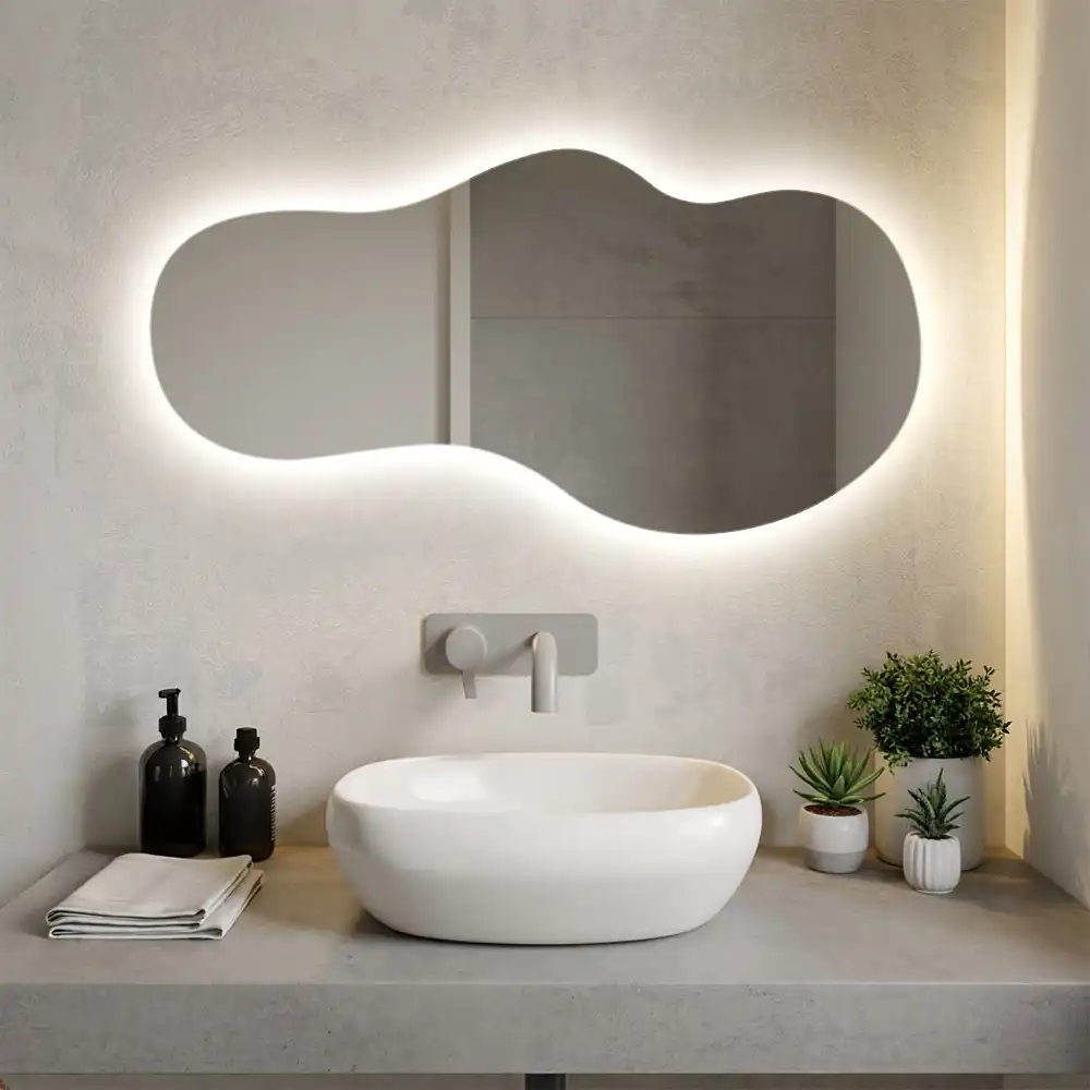 Asymmetrische led-spiegel voor aan de wand