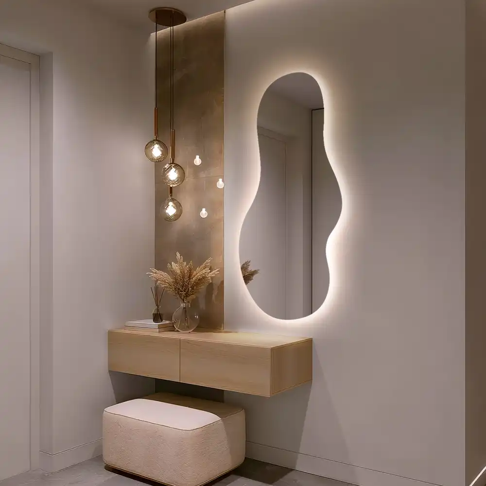 Asymmetrische led-spiegel voor aan de wand