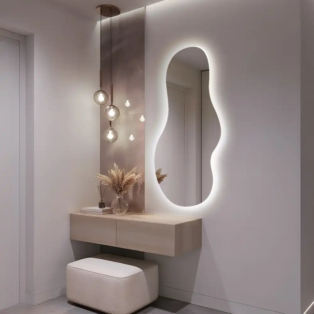 Asymmetrische led-spiegel voor aan de wand