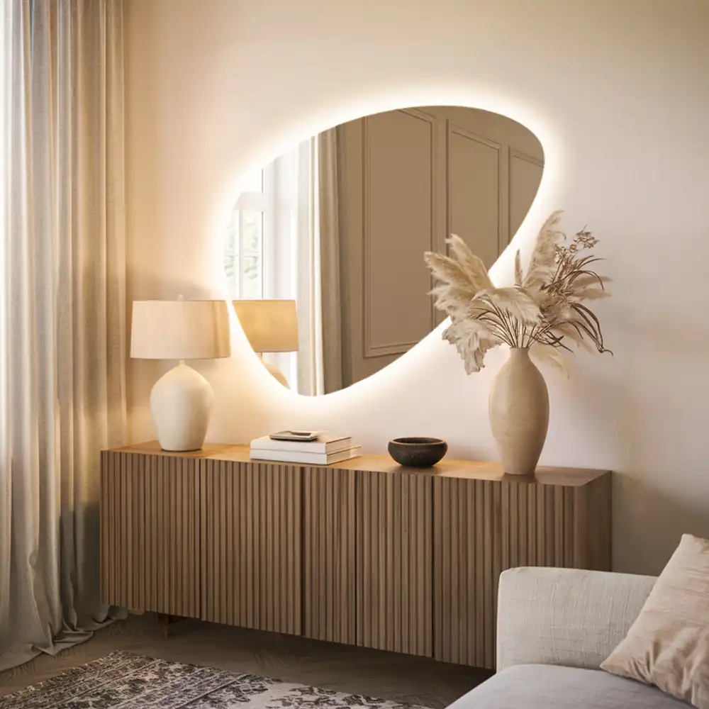 Eivormige wandspiegel met verlichting