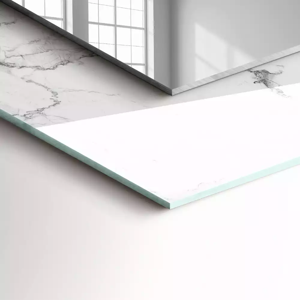 Rechthoekige spiegel met bedrukte lijst Wit marmerpatroon