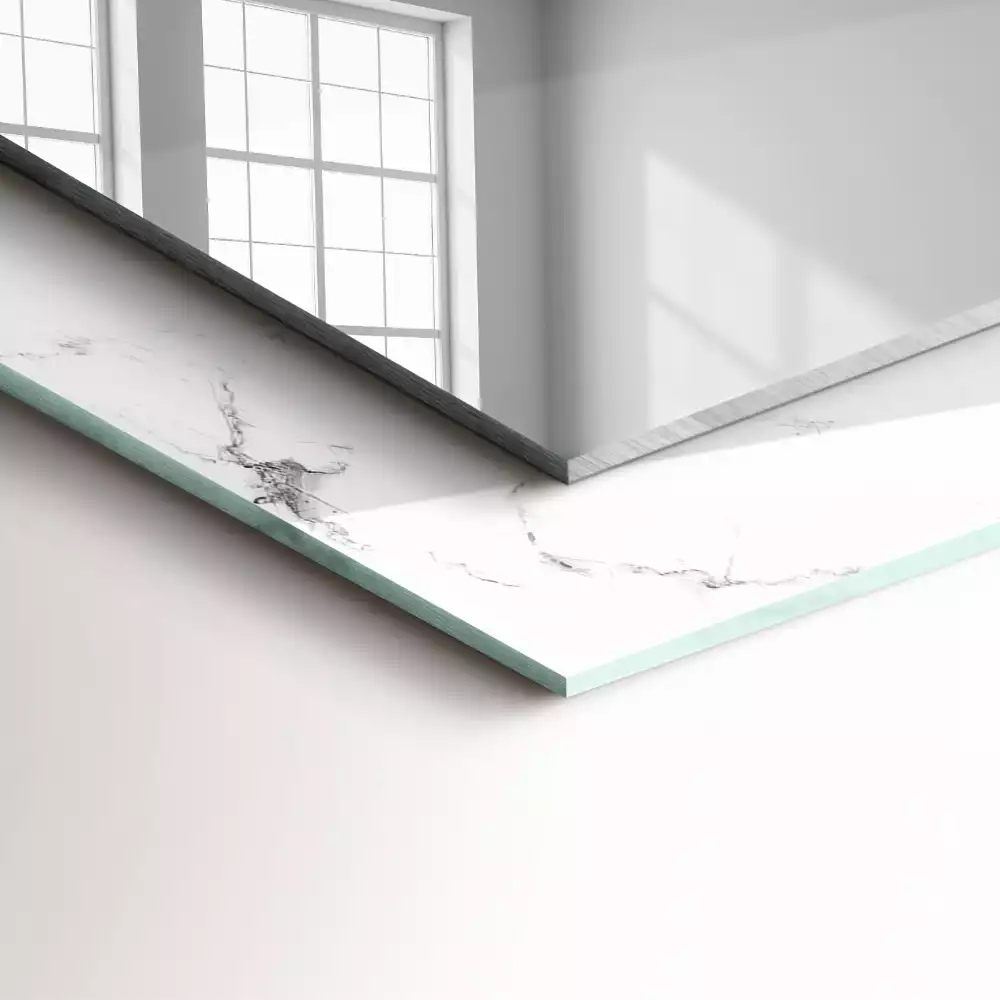 Rechthoekige spiegel met bedrukte lijst Wit marmerpatroon